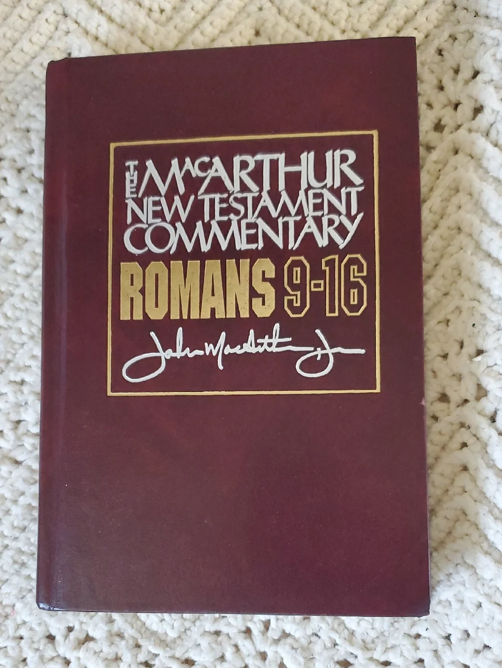The MacArthur New Testament Commentary  Romans 1-8 Romans 9-16 2 Books.